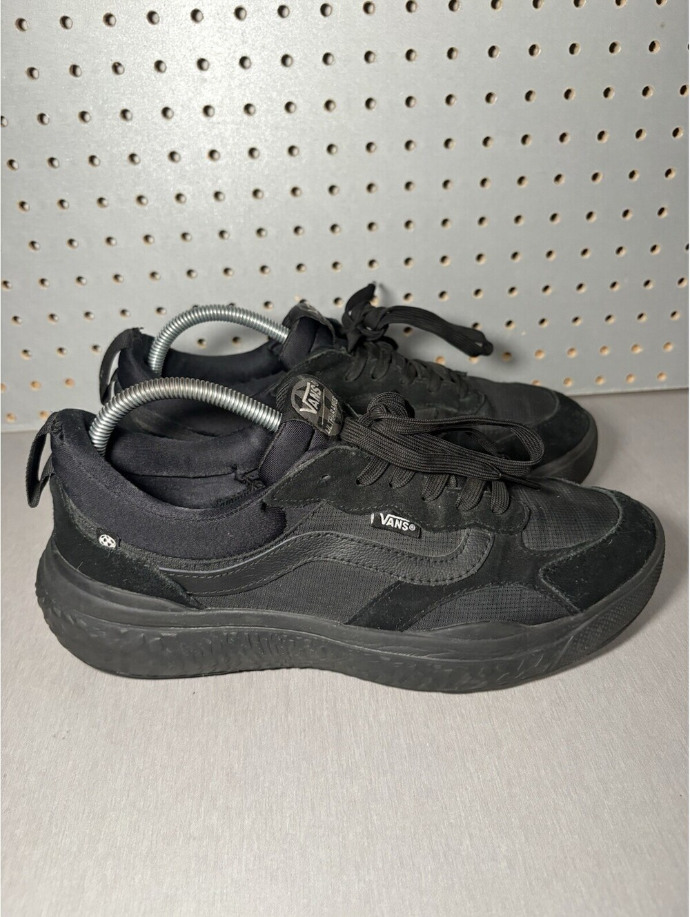 Vans UltraRange Neo VR3 Shoes Mens Sz 9 Triple Black Sneakers